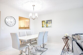 2950 N Palm Aire Dr in Pompano Beach, FL - Building Photo - Building Photo