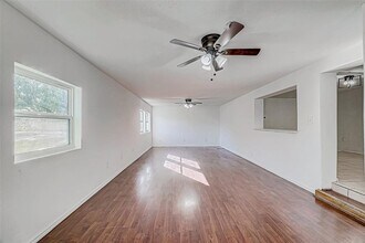 4104 Scenic Dr in Dickinson, TX - Building Photo - Building Photo