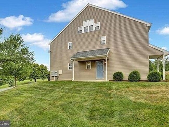 907 Christopher Dr in Wyomissing, PA - Building Photo - Building Photo