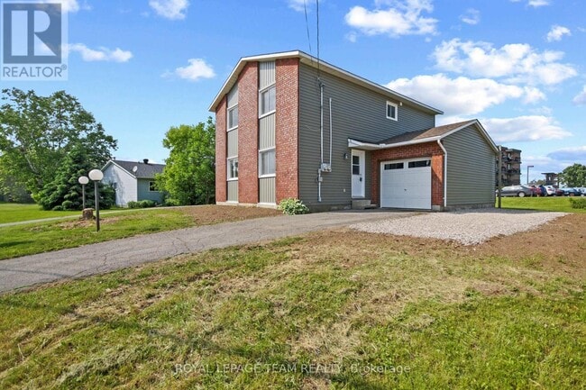 107 Mississippi Rd in Carleton Place, ON - Building Photo - Building Photo