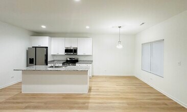 1015 Gillespie Ln in Yorkville, IL - Foto de edificio - Building Photo