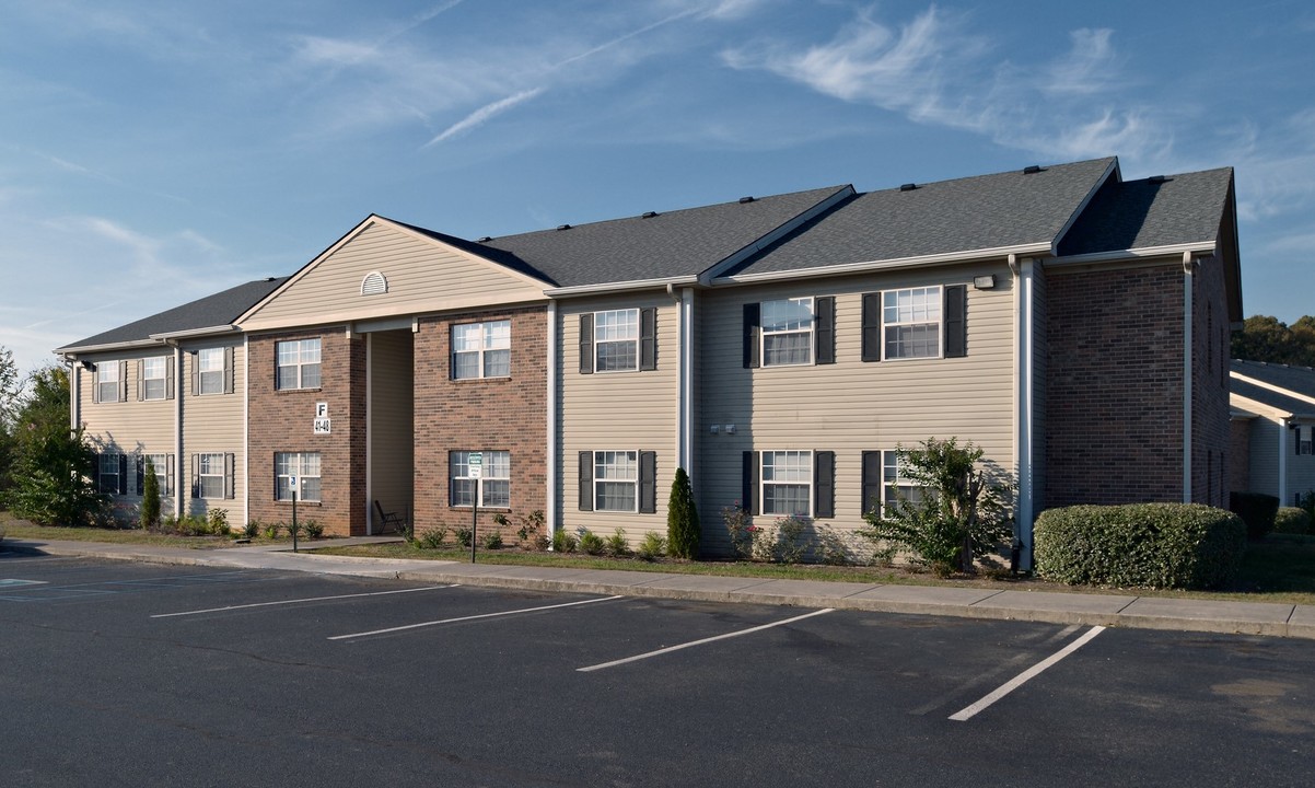 Ridgetop  Apartments in Athens, TN - Building Photo