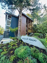 130 105th Ave SE in Bellevue, WA - Building Photo