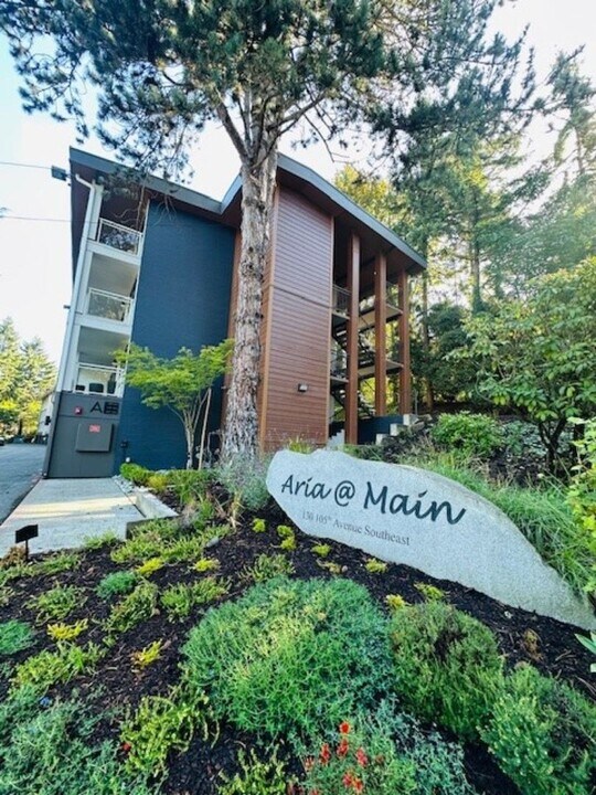 130 105th Ave SE in Bellevue, WA - Building Photo