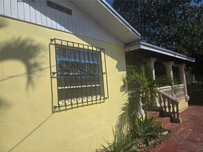 127 NW 19th Ave in Miami, FL - Building Photo - Building Photo