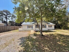4254 Lancaster Dr in Niceville, FL - Building Photo