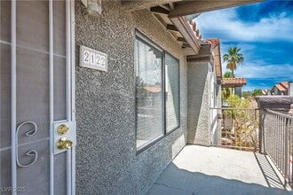 1575 W Warm Springs Rd in Henderson, NV - Building Photo - Building Photo