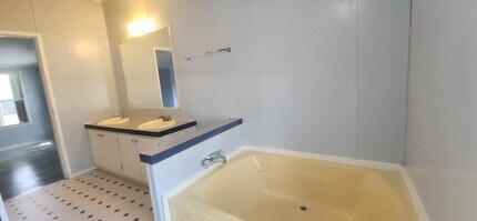 104 Nathey Ave in Niceville, FL - Building Photo - Building Photo