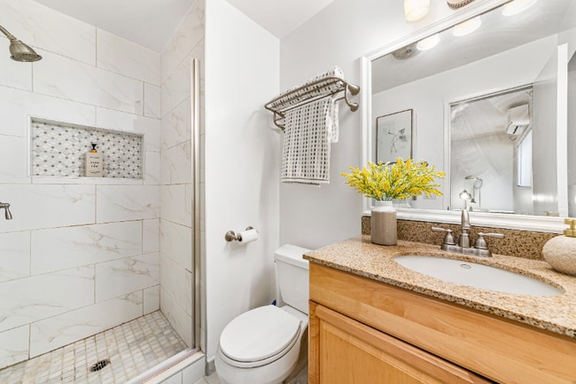 1926 Glendon Ave in Los Angeles, CA - Building Photo - Building Photo