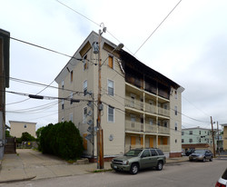 5 Darling St in Central Falls, RI - Foto de edificio - Building Photo