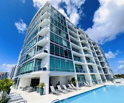 101 S Eola Dr in Orlando, FL - Building Photo