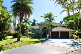 6502 NW 66th Way in Parkland, FL - Building Photo