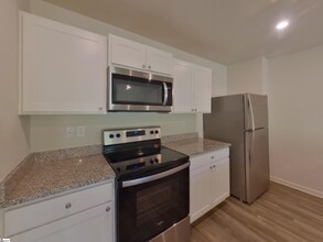 523 Dayspring Dr in Inman, SC - Foto de edificio - Building Photo