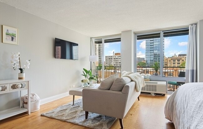 property at 450 W Briar Pl