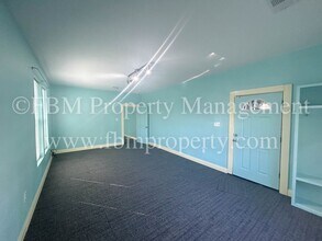 111 S Wood St-Unit -A in Ferris, TX - Foto de edificio - Building Photo