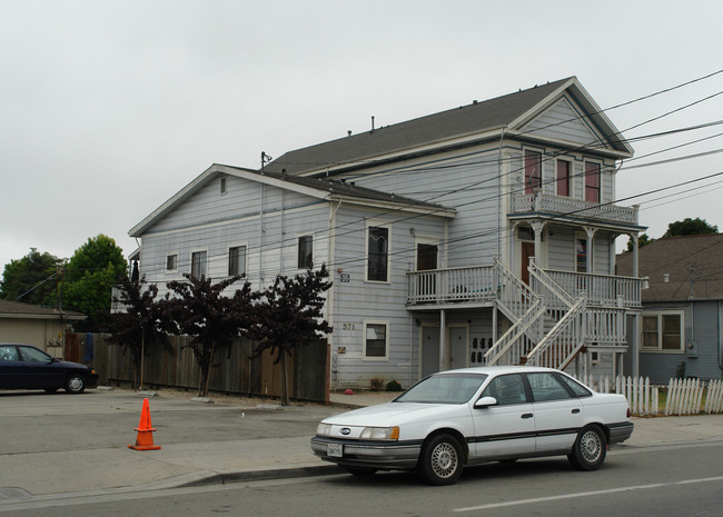 571 Rodriguez St in Watsonville, CA - Building Photo - Building Photo