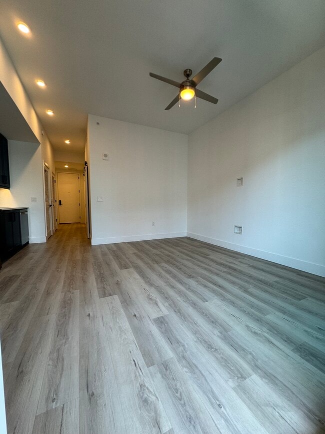 65 NW 31st St, Unit OA2 in Miami, FL - Building Photo - Building Photo