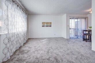 1532 Valle Vista Ave, Unit 1534 in Vallejo, CA - Building Photo - Building Photo