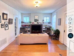 1715 Elmsmere Ave in Richmond, VA - Foto de edificio - Building Photo