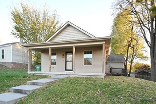 113 Ferrel St in Platte City, MO - Building Photo
