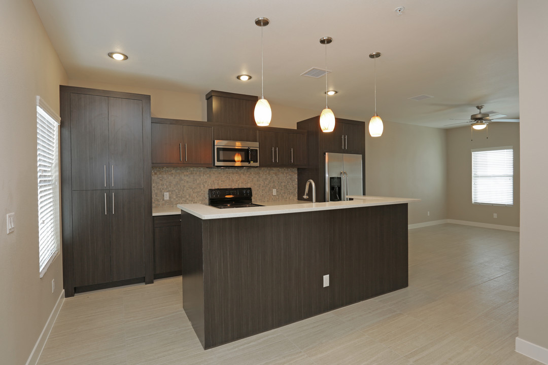 Moderno Village Apartments and Town Homes in El Paso, TX - Foto de edificio
