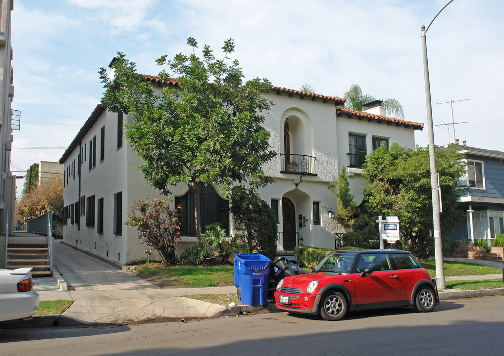 643 S Cloverdale Ave in Los Angeles, CA - Building Photo