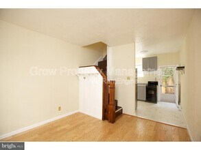 2416 Manning St in Philadelphia, PA - Building Photo - Building Photo