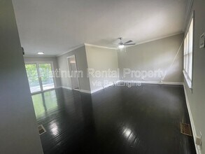 3485 Maplehurst Dr in Decatur, GA - Building Photo - Building Photo