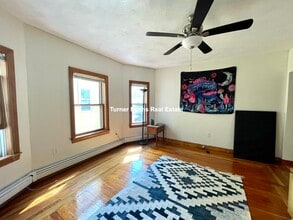 290 Boston Ave, Unit 2 in Medford, MA - Foto de edificio - Building Photo