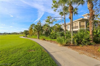 3930 Deer Crossing Ct in Naples, FL - Building Photo - Building Photo