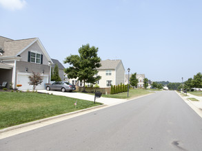 Walnut Creek Townhomes in High Point, NC - Foto de edificio - Building Photo