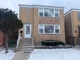2929 N Kolmar Ave, Unit 1 in Chicago, IL - Building Photo