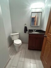 1901 S May St, Unit 1 in Chicago, IL - Foto de edificio - Building Photo