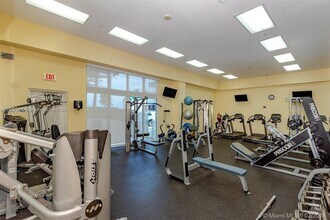 6917 Collins Ave, Unit 420 in Miami, FL - Building Photo - Building Photo