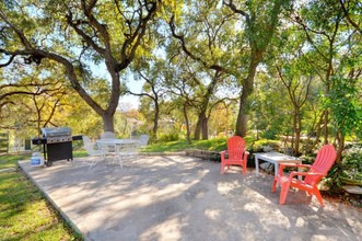 Newning Oaks Apartments in Austin, TX - Building Photo - Building Photo