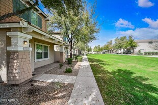 1559 S Longspur Ln in Gilbert, AZ - Building Photo