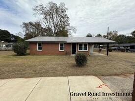 2103 Martin Luther King Blvd in Tuscaloosa, AL - Building Photo