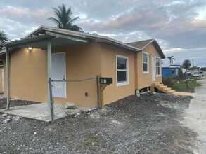 857 SW Ave D in Belle Glade, FL - Building Photo - Building Photo