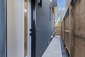 3517 42 St SW in Calgary, AB - Building Photo - Building Photo