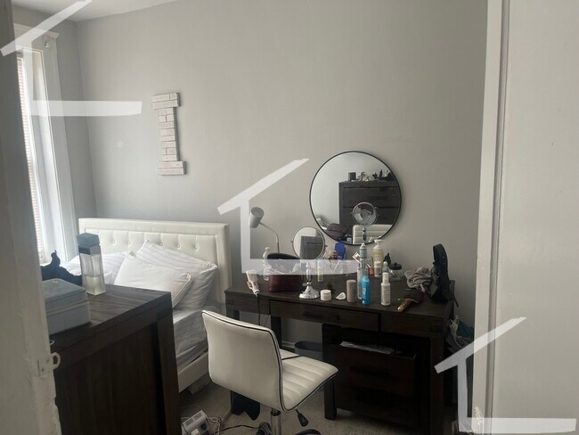 235 Freeman St, Unit 3 in Brookline, MA - Building Photo - Building Photo