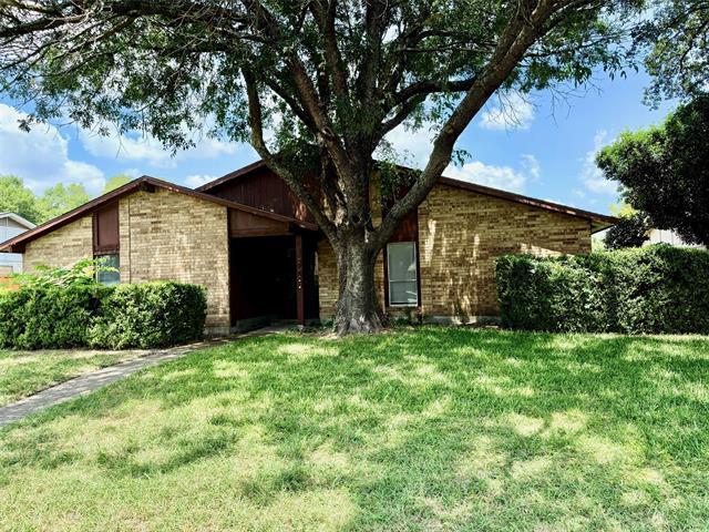 1909 Forestdale Dr in Richardson, TX - Building Photo
