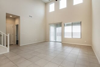 19818 W Palo Verde Dr in Litchfield Park, AZ - Foto de edificio - Building Photo