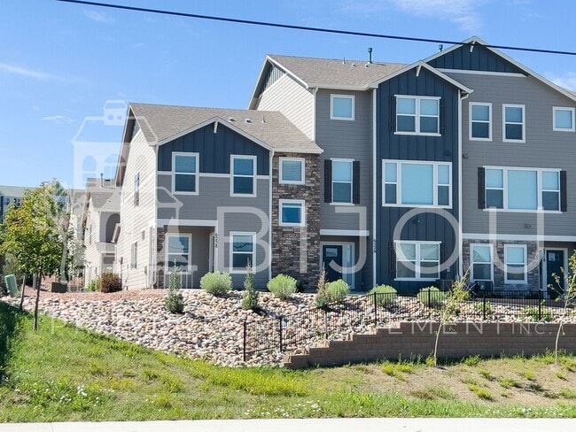 property at 6238 Lenexa Grv