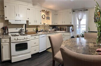 58 Vale Ave in Cranston, RI - Building Photo - Building Photo