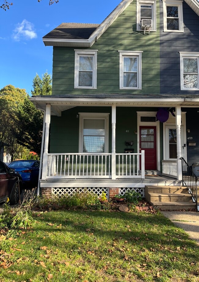 411 7th St, Unit B -2nd floor