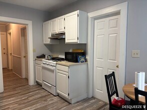 204 Banks St, Unit 1 in Cambridge, MA - Building Photo - Building Photo