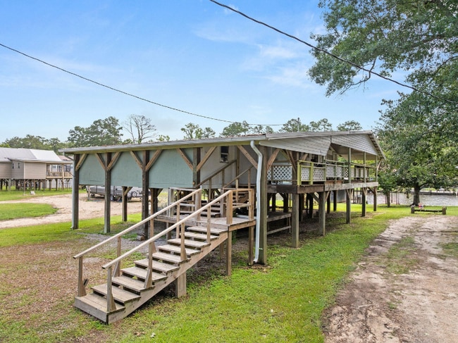209 Harris Dr in Deridder, LA - Foto de edificio - Building Photo