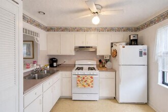 1428 Arrowhead Cir W in Clearwater, FL - Building Photo - Building Photo