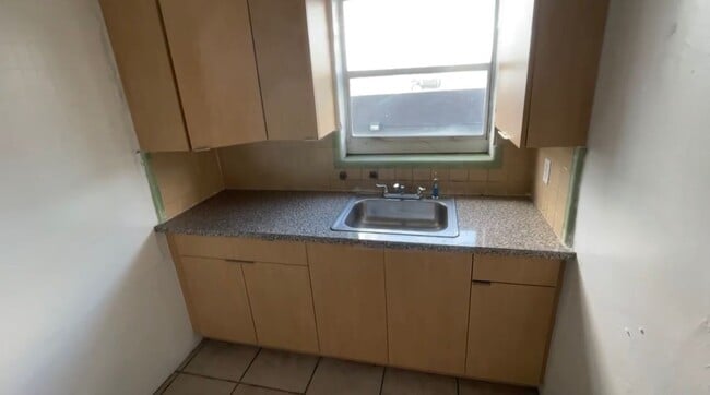 3599 NW 23rd Ave, Unit APT 1 in Miami, FL - Foto de edificio - Building Photo