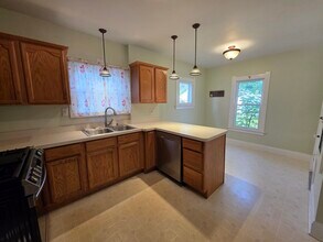 12526 Hipp St, Unit 4144 commonwealth Avenue, Toledo, Ohio 43612 in Taylor, MI - Foto de edificio - Building Photo